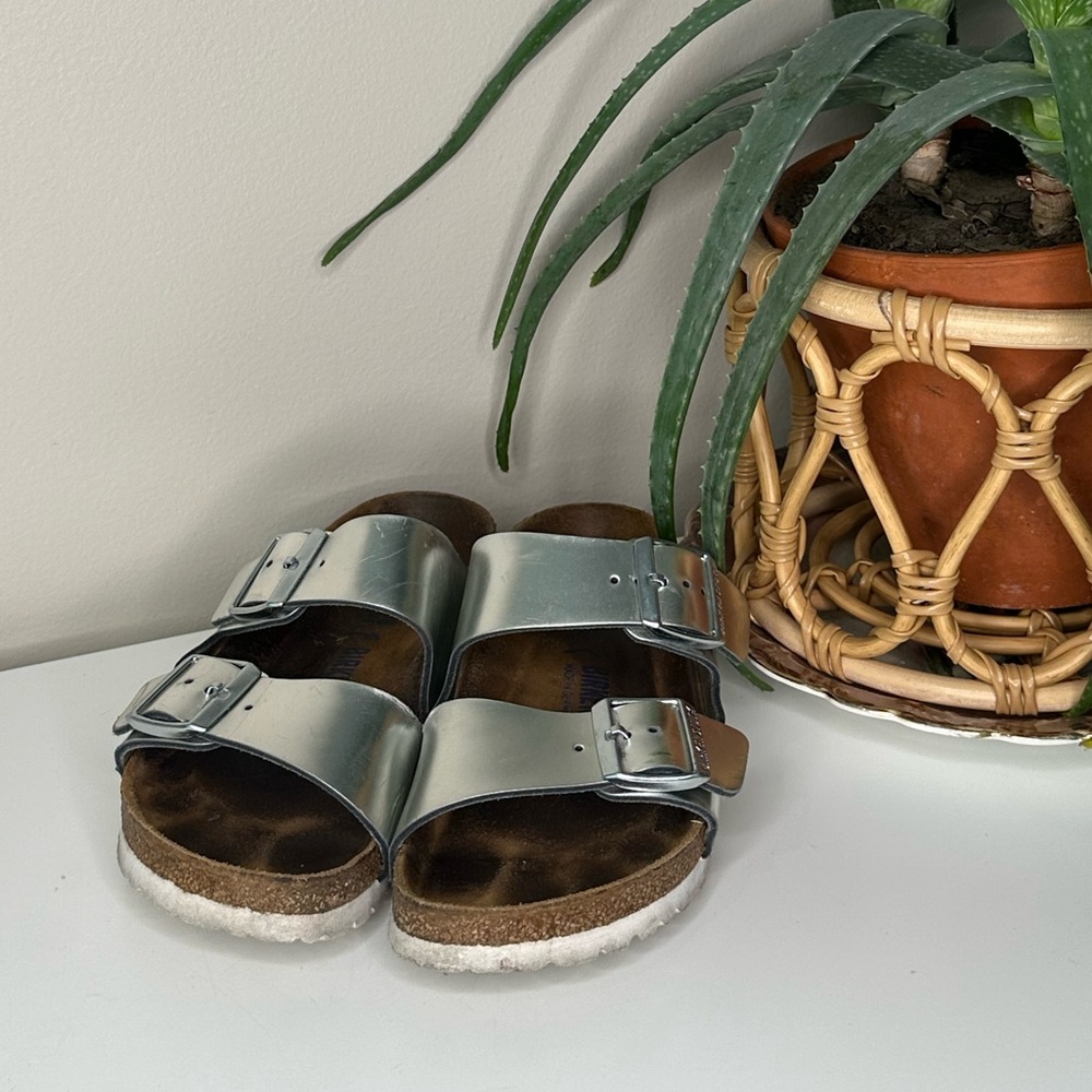 Birkenstock Arizona Sandals Silver Metallic Size 38 (US 7) Regular Fit - Picture 4 of 12